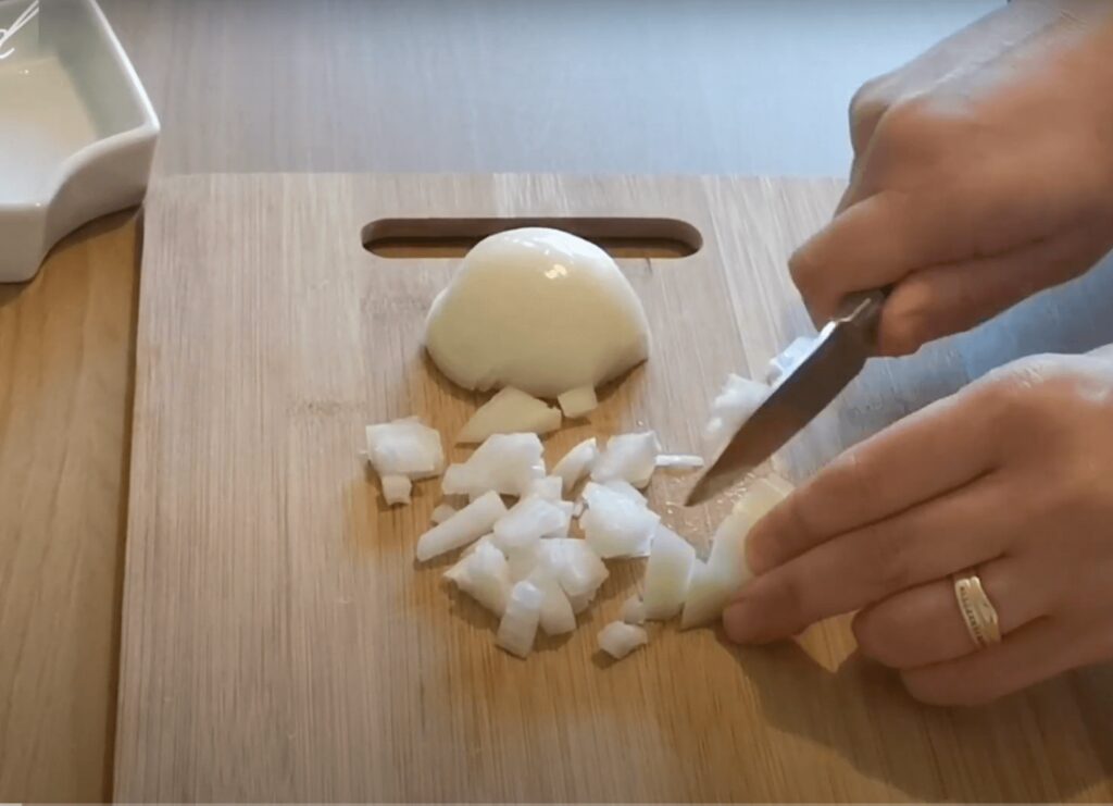 how to cut onion