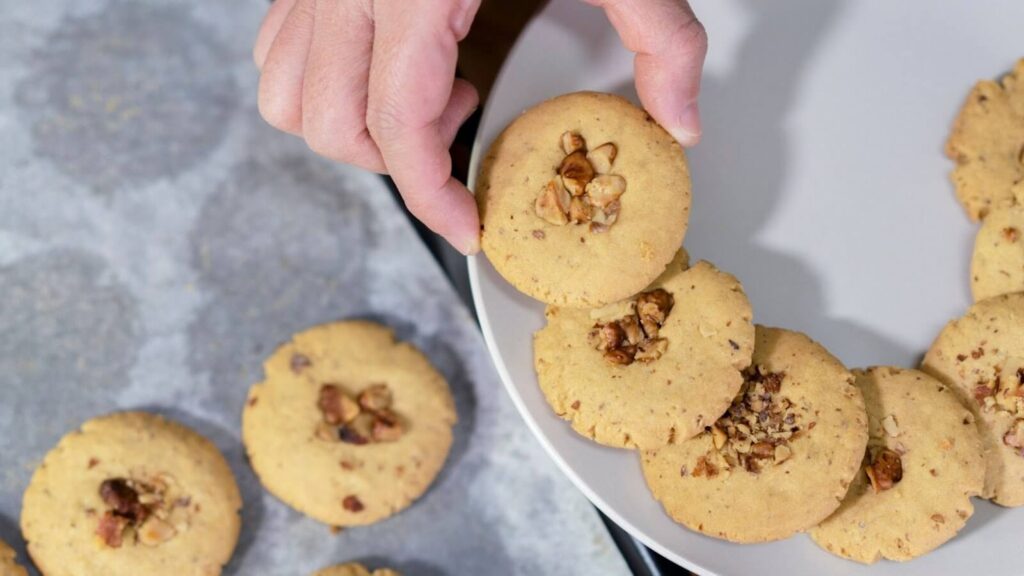 persian walnut cookies